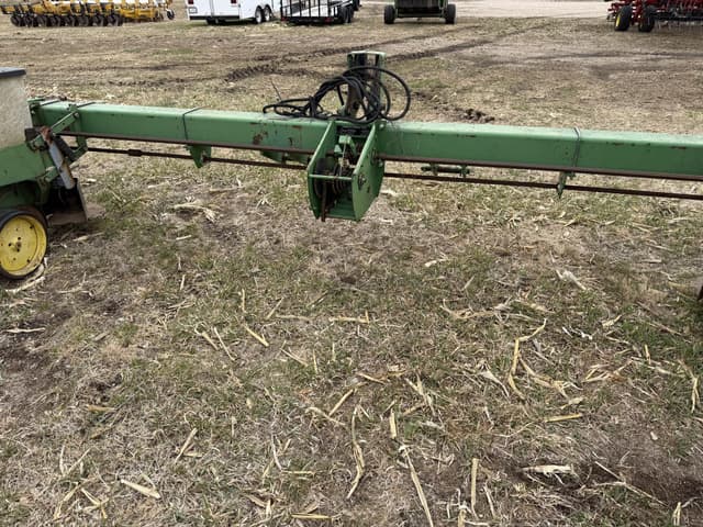 Image of John Deere 7300 equipment image 3