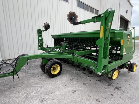 1992 John Deere 750 Equipment Image0