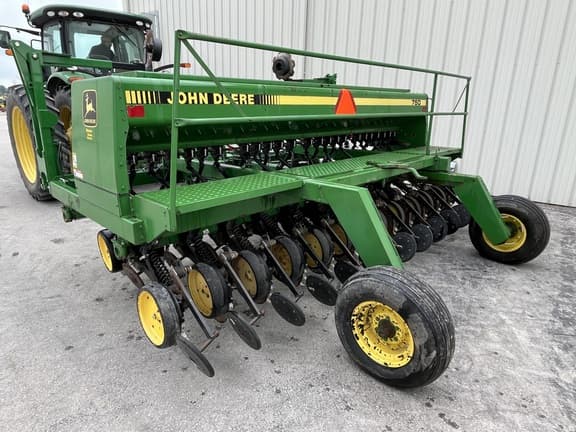 Image of John Deere 750 equipment image 2