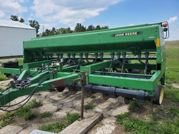 Main image John Deere 750