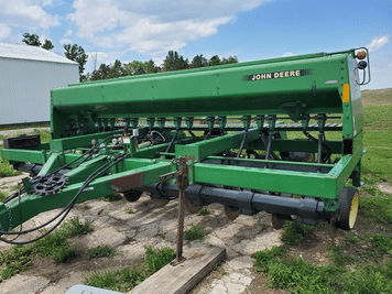Main image John Deere 750