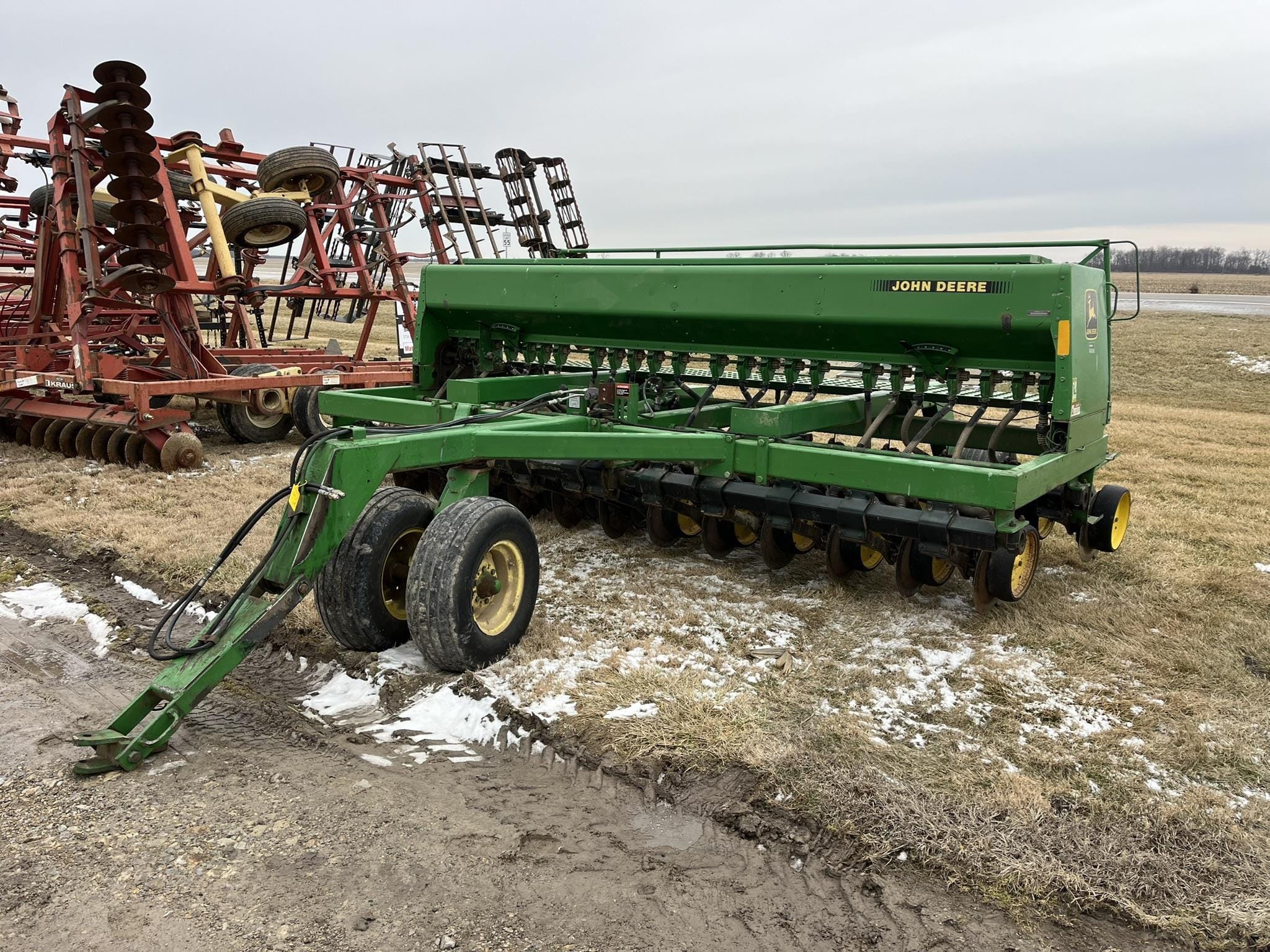 1992 John Deere 750 Equipment Image0