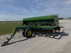 1992 John Deere 750 Image