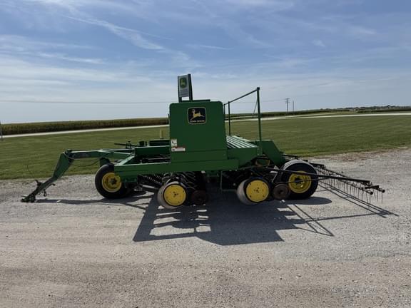 Image of John Deere 750 equipment image 1