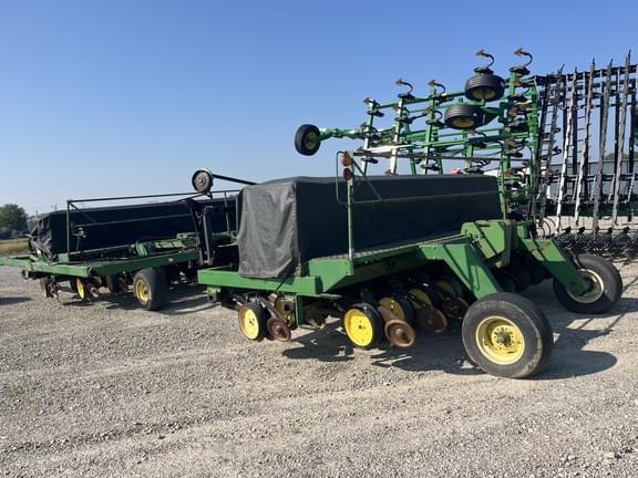 Image of John Deere 750 equipment image 2