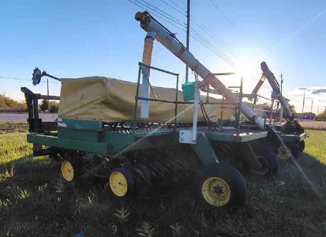 Image of John Deere 750 equipment image 4