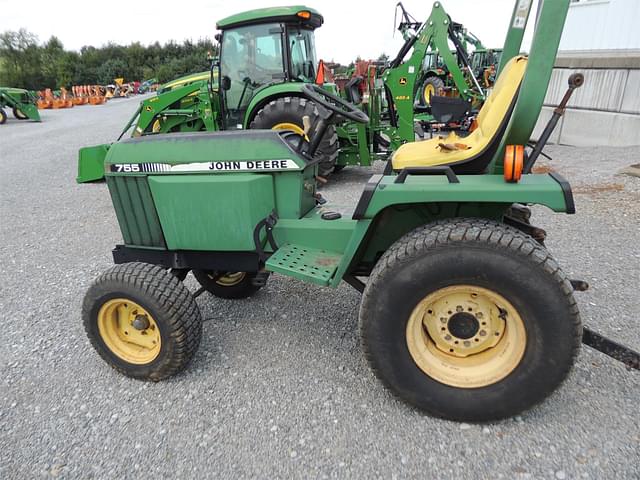 Image of John Deere 755 equipment image 1