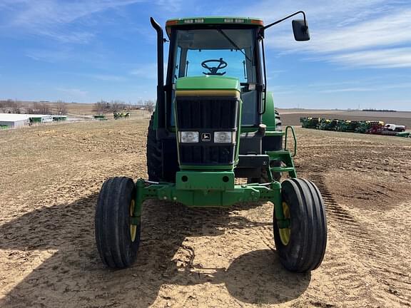 Image of John Deere 7700 equipment image 2