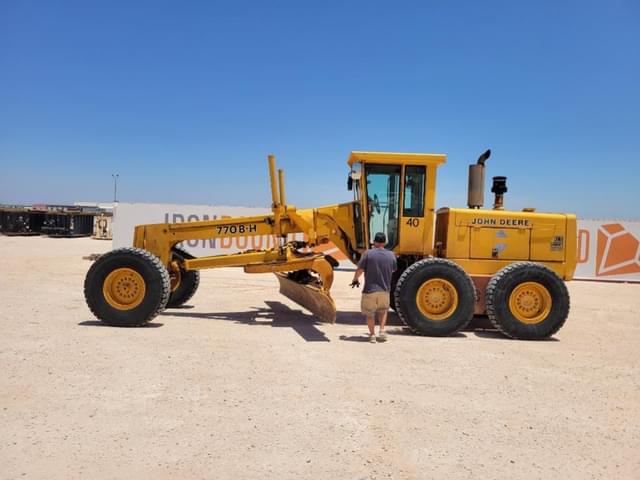 Image of John Deere 770B-H equipment image 1