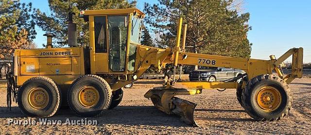 Image of John Deere 770B equipment image 3