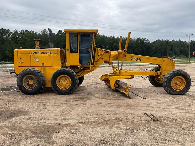 Image of John Deere 770B equipment image 3