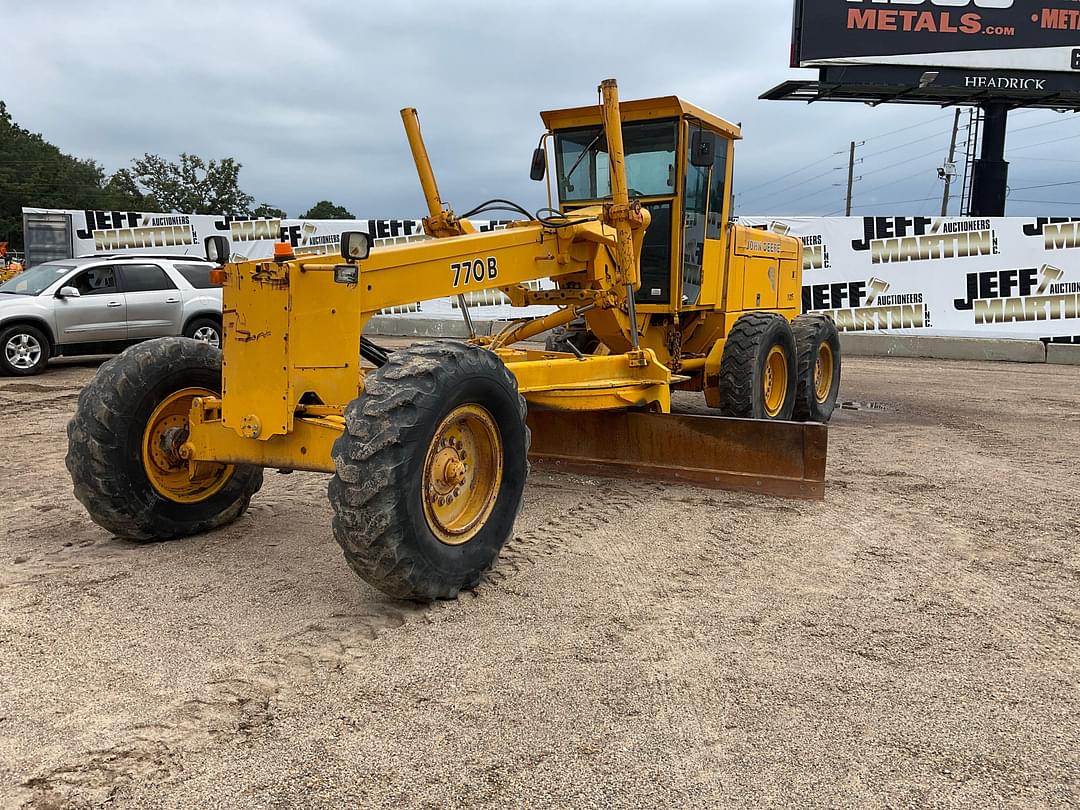 Image of John Deere 770B Primary image