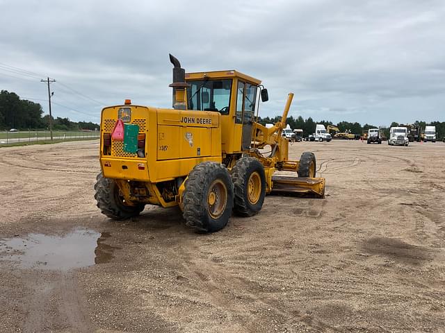 Image of John Deere 770B equipment image 4