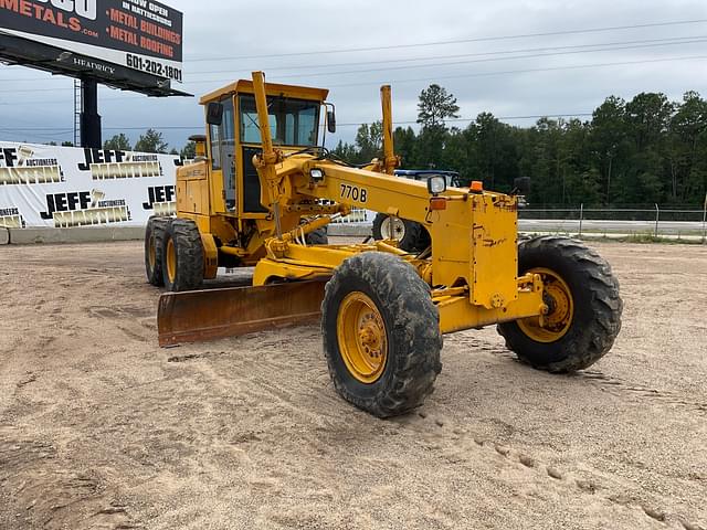 Image of John Deere 770B equipment image 2