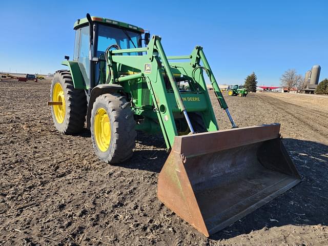 Image of John Deere 7800 equipment image 1