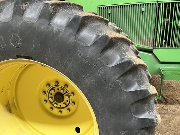 Image of John Deere 8760 equipment image 2
