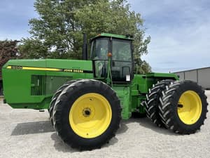 1992 John Deere 8960 Image