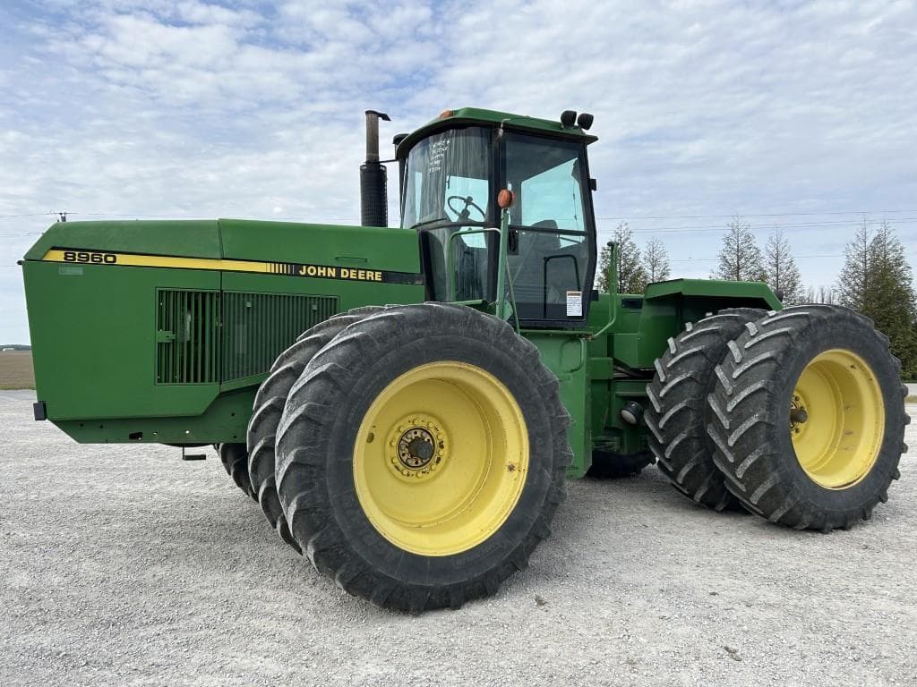 Image of John Deere 8960 Primary image