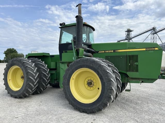 Image of John Deere 8960 equipment image 1