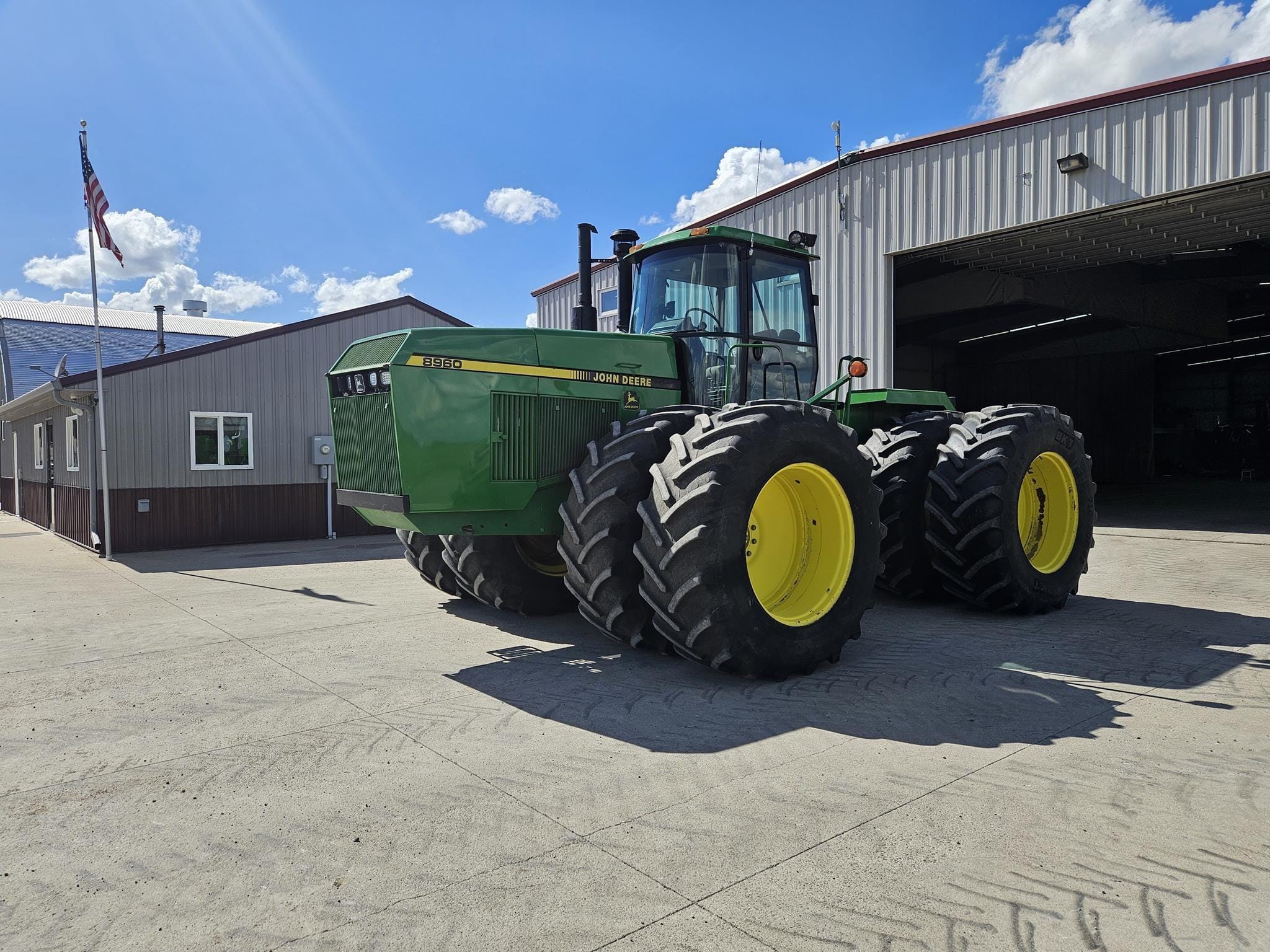 1992 John Deere 8960 Equipment Image0