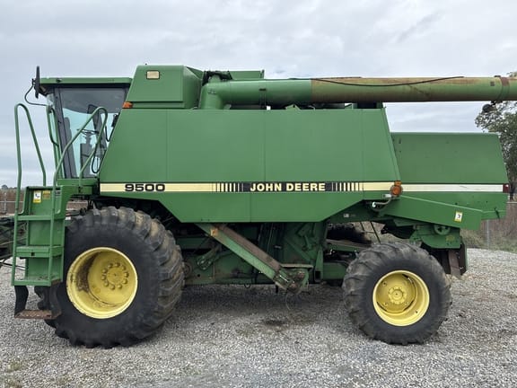 1992 John Deere 9500 Equipment Image0
