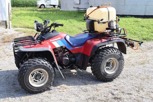 Image of Kawasaki Bayou 250 equipment image 2