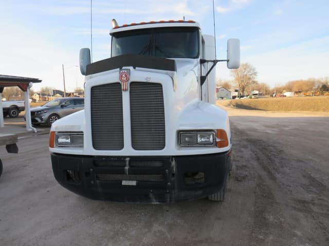 Image of Kenworth T600 equipment image 2