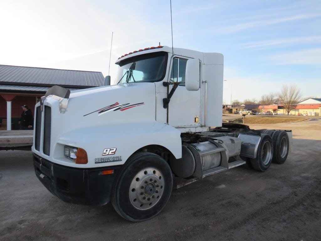 1992 Kenworth T600 Equipment Image0