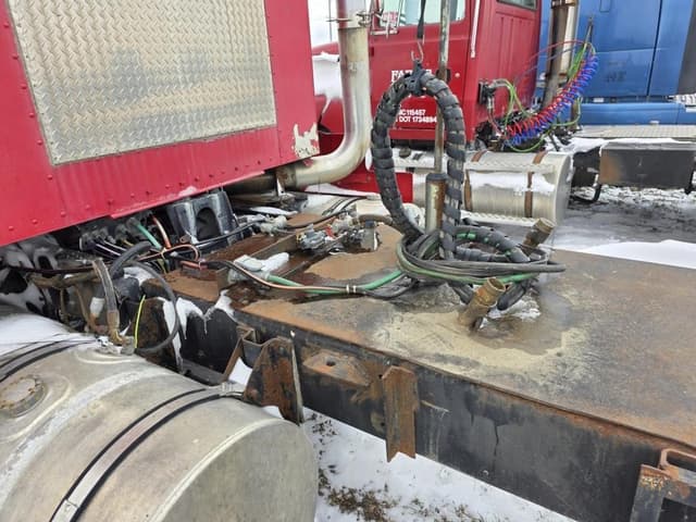 Image of Kenworth T600 equipment image 3