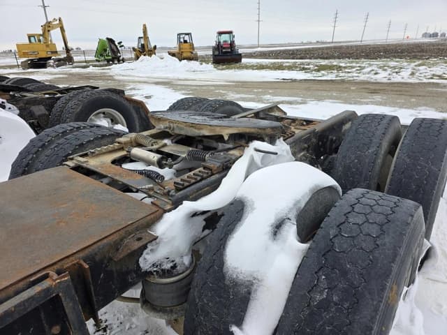 Image of Kenworth T600 equipment image 4