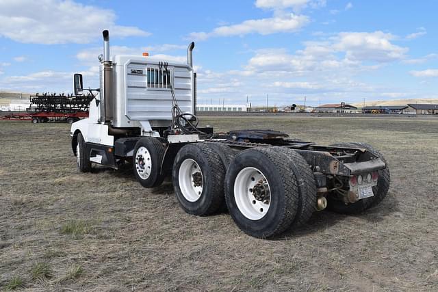 Image of Kenworth T600 equipment image 4