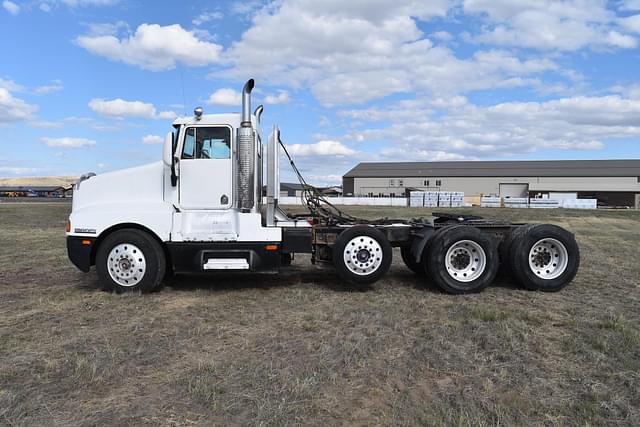 Image of Kenworth T600 equipment image 2