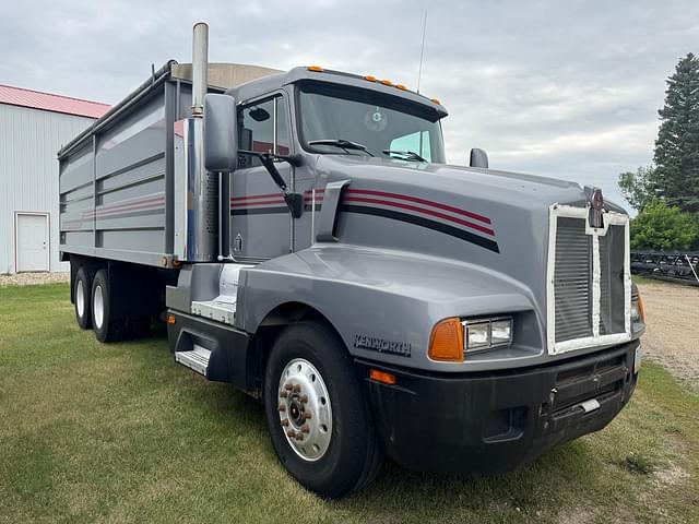 Image of Kenworth T600 equipment image 2
