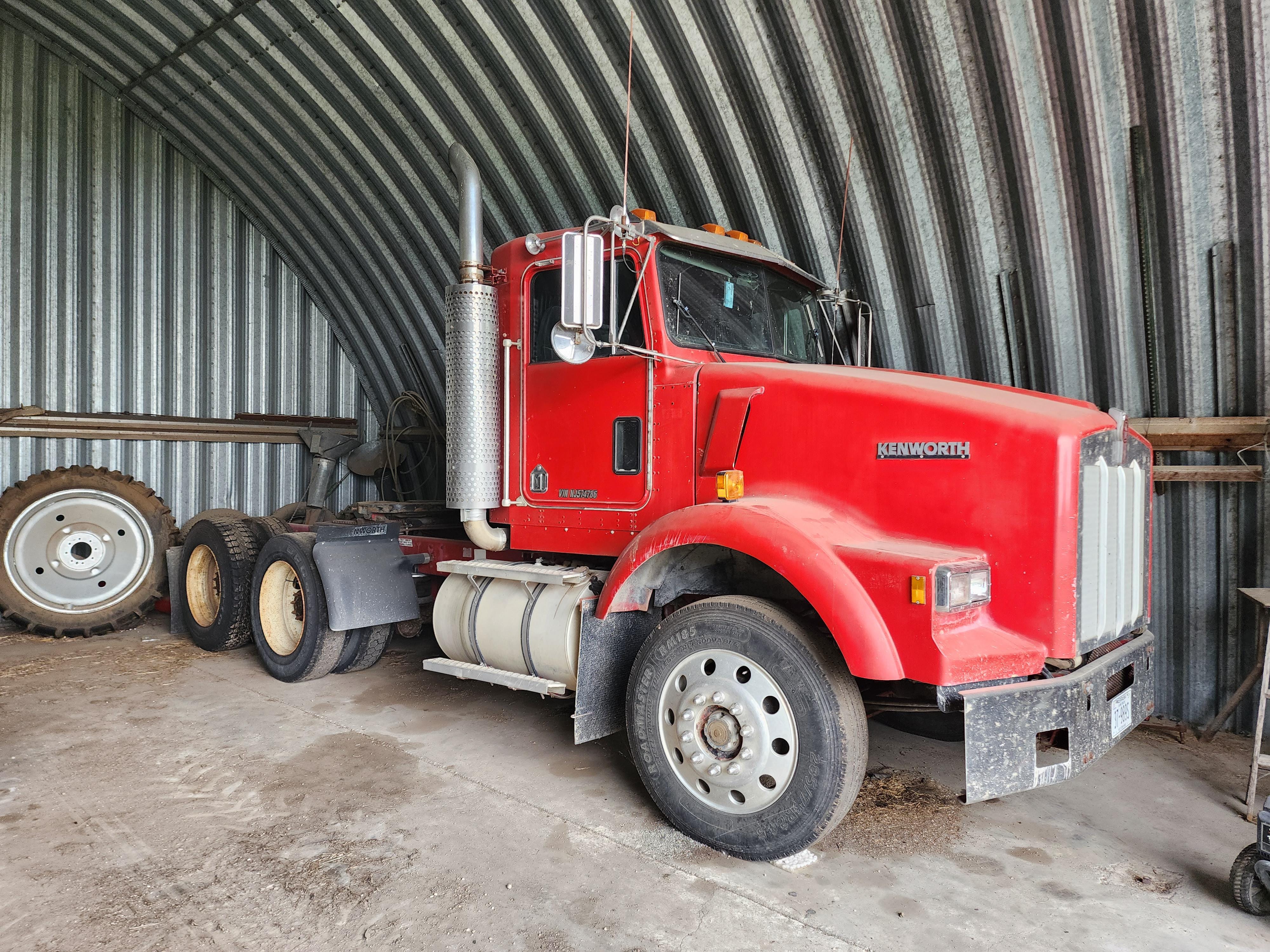 Main image Kenworth T800