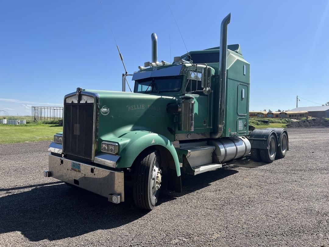 Image of Kenworth W900 Primary image