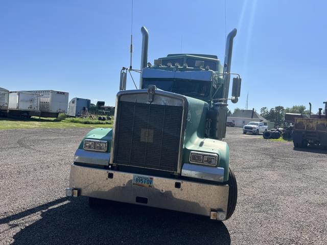 Image of Kenworth W900 equipment image 1
