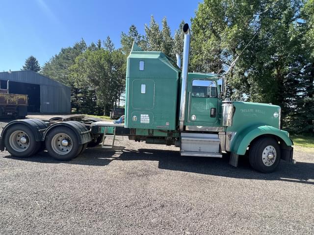 Image of Kenworth W900 equipment image 3
