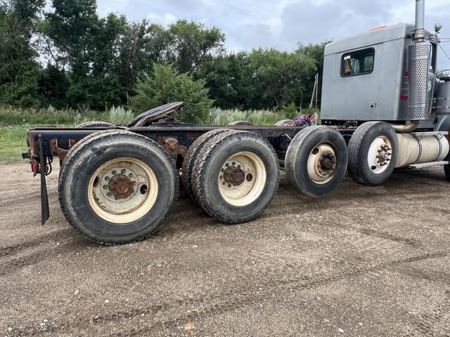 Image of Kenworth W900 equipment image 3
