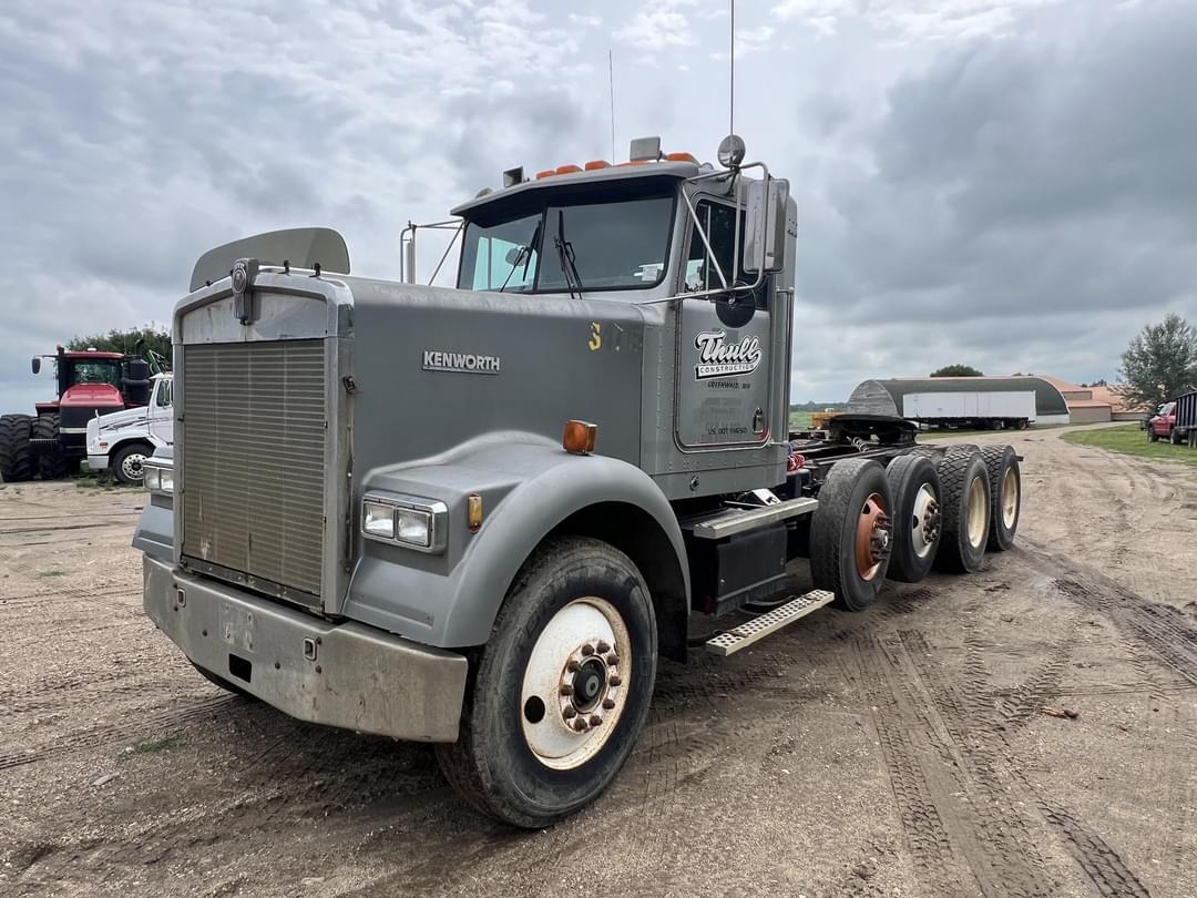 Image of Kenworth W900 Primary image