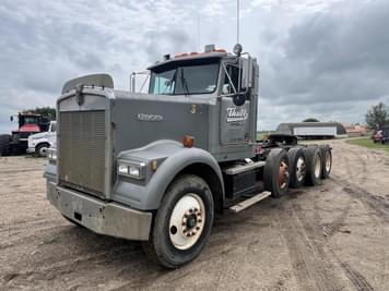Main image Kenworth W900