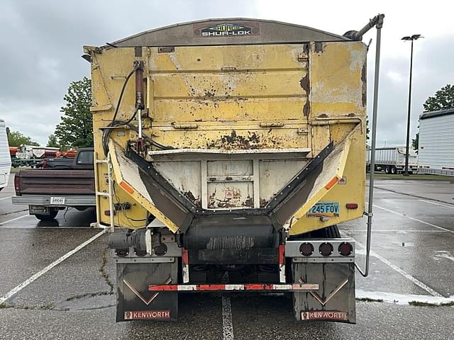 Image of Kenworth W900B equipment image 3