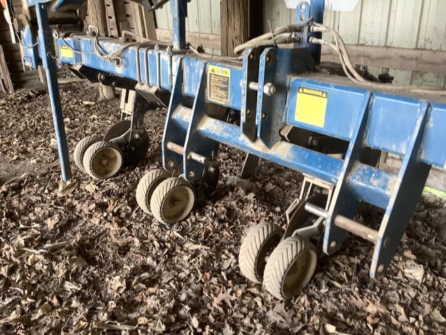 Image of Kinze 1500 equipment image 2