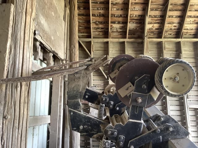 Image of Kinze 1500 equipment image 4
