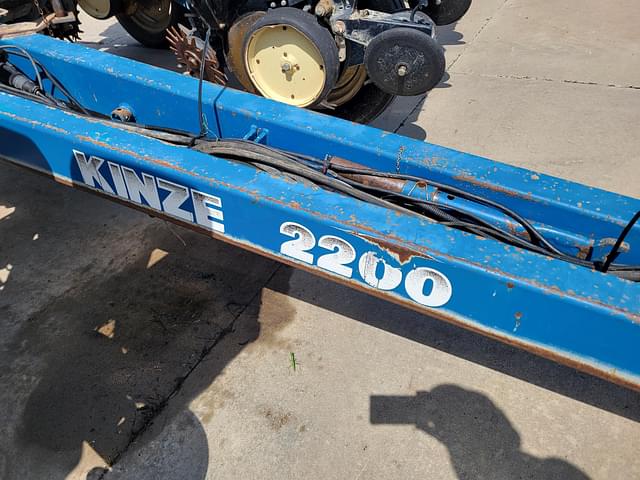 Image of Kinze 2200 equipment image 1