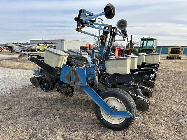 Image of Kinze 2200 equipment image 1