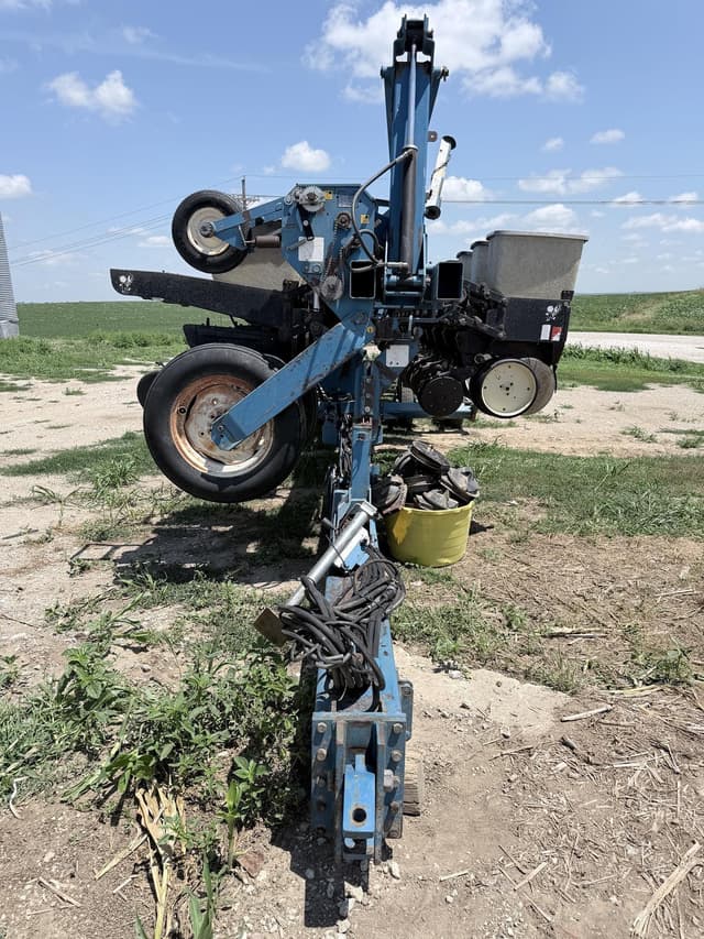 Image of Kinze 2300 equipment image 1
