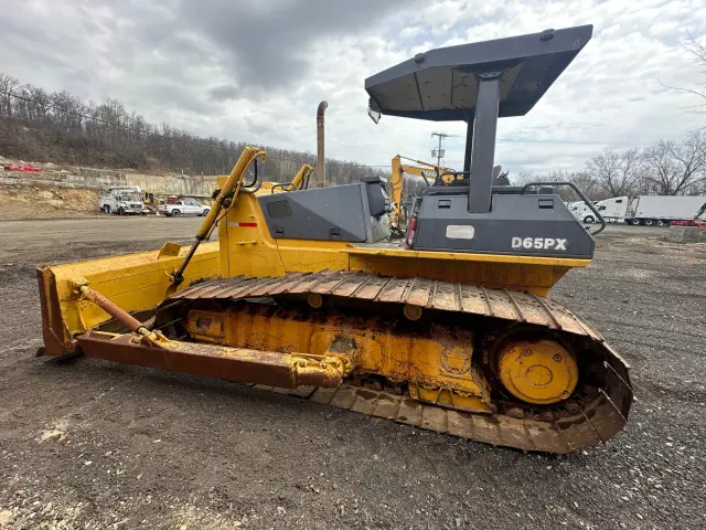 Image of Komatsu D65PX-12 equipment image 4