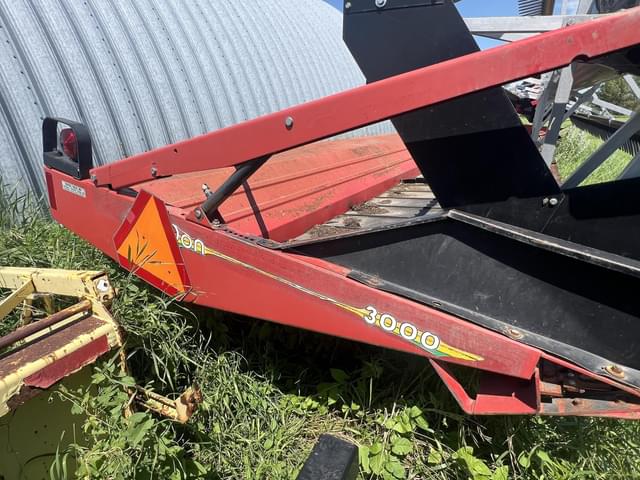 Image of MacDon 3000 equipment image 4