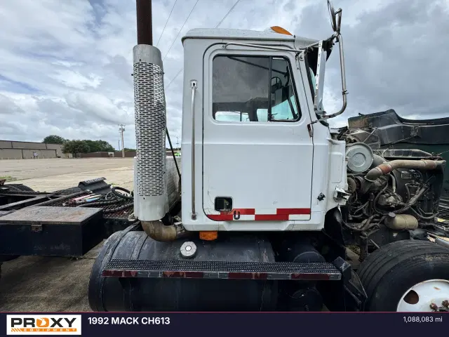 Image of Mack CH613 equipment image 3