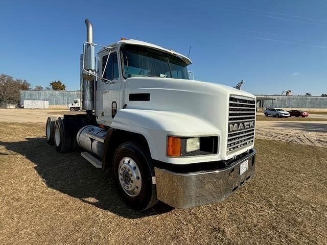 Image of Mack CH613 equipment image 1